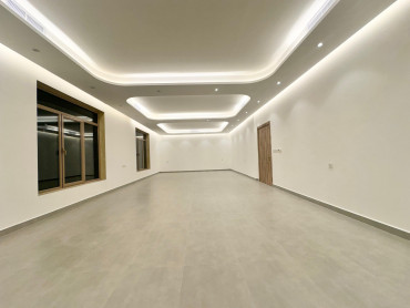 Brand New 4- Master bedroom floor for rent in zahara 